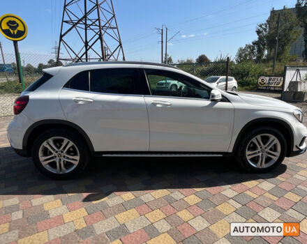 Белый Мерседес GLA 250, объемом двигателя 2 л и пробегом 69 тыс. км за 25700 $, фото 7 на Automoto.ua