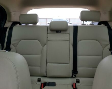 Синий Мерседес GLA 250, объемом двигателя 2 л и пробегом 228 тыс. км за 10000 $, фото 9 на Automoto.ua