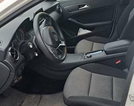 Белый Мерседес ГЛА-Класс, объемом двигателя 2.14 л и пробегом 138 тыс. км за 16500 $, фото 5 на Automoto.ua