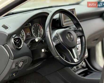 Белый Мерседес ГЛА-Класс, объемом двигателя 1.99 л и пробегом 96 тыс. км за 17500 $, фото 11 на Automoto.ua