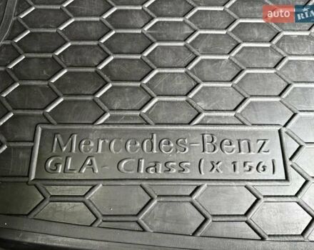 Белый Мерседес ГЛА-Класс, объемом двигателя 1.99 л и пробегом 150 тыс. км за 16600 $, фото 12 на Automoto.ua