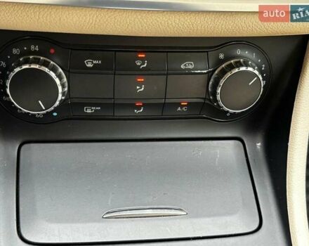 Белый Мерседес ГЛА-Класс, объемом двигателя 1.99 л и пробегом 150 тыс. км за 16600 $, фото 17 на Automoto.ua