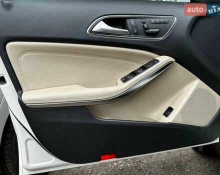 Белый Мерседес ГЛА-Класс, объемом двигателя 1.99 л и пробегом 150 тыс. км за 16600 $, фото 23 на Automoto.ua