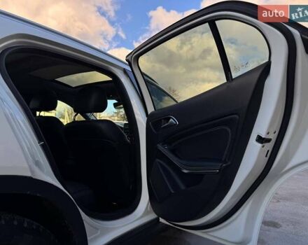 Білий Мерседес ГЛА-Клас, об'ємом двигуна 1.99 л та пробігом 149 тис. км за 18000 $, фото 64 на Automoto.ua