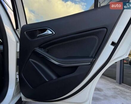 Білий Мерседес ГЛА-Клас, об'ємом двигуна 1.99 л та пробігом 149 тис. км за 18000 $, фото 65 на Automoto.ua