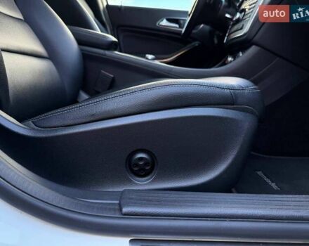 Білий Мерседес ГЛА-Клас, об'ємом двигуна 1.99 л та пробігом 149 тис. км за 18000 $, фото 78 на Automoto.ua