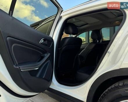 Білий Мерседес ГЛА-Клас, об'ємом двигуна 1.99 л та пробігом 149 тис. км за 18000 $, фото 53 на Automoto.ua