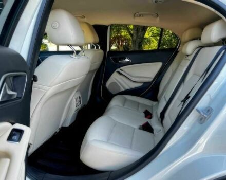 Белый Мерседес ГЛА-Класс, объемом двигателя 2 л и пробегом 71 тыс. км за 5400 $, фото 11 на Automoto.ua