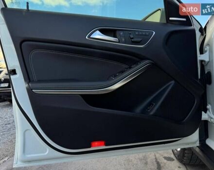 Білий Мерседес ГЛА-Клас, об'ємом двигуна 1.99 л та пробігом 149 тис. км за 18000 $, фото 31 на Automoto.ua