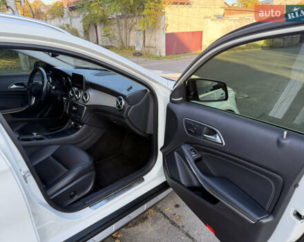 Белый Мерседес ГЛА-Класс, объемом двигателя 1.99 л и пробегом 149 тыс. км за 15499 $, фото 12 на Automoto.ua