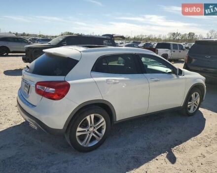 Белый Мерседес ГЛА-Класс, объемом двигателя 1.99 л и пробегом 60 тыс. км за 3000 $, фото 2 на Automoto.ua