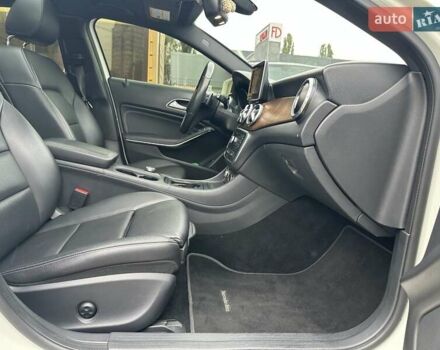 Белый Мерседес ГЛА-Класс, объемом двигателя 1.99 л и пробегом 145 тыс. км за 19500 $, фото 31 на Automoto.ua