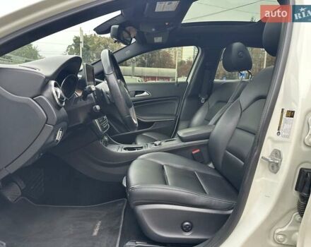 Белый Мерседес ГЛА-Класс, объемом двигателя 1.99 л и пробегом 145 тыс. км за 19500 $, фото 12 на Automoto.ua