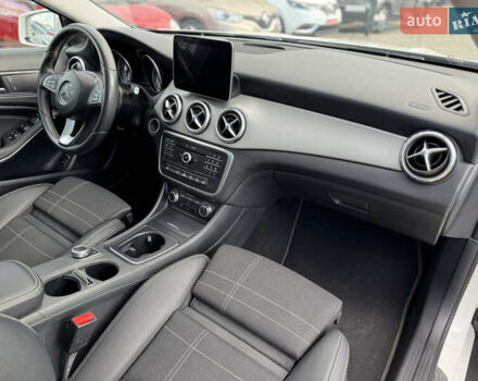 Білий Мерседес ГЛА-Клас, об'ємом двигуна 1.46 л та пробігом 46 тис. км за 21999 $, фото 26 на Automoto.ua