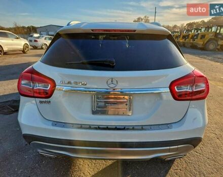 Белый Мерседес ГЛА-Класс, объемом двигателя 1.99 л и пробегом 170 тыс. км за 4500 $, фото 5 на Automoto.ua