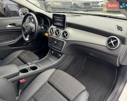 Белый Мерседес ГЛА-Класс, объемом двигателя 2.14 л и пробегом 251 тыс. км за 20500 $, фото 7 на Automoto.ua