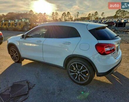 Белый Мерседес ГЛА-Класс, объемом двигателя 1.99 л и пробегом 170 тыс. км за 4500 $, фото 2 на Automoto.ua