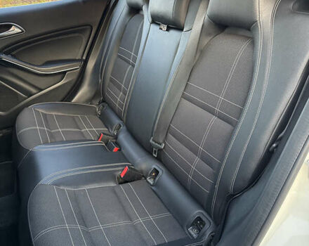 Белый Мерседес ГЛА-Класс, объемом двигателя 1.46 л и пробегом 324 тыс. км за 16700 $, фото 11 на Automoto.ua