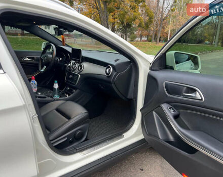 Белый Мерседес ГЛА-Класс, объемом двигателя 1.99 л и пробегом 91 тыс. км за 16700 $, фото 12 на Automoto.ua