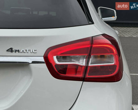 Белый Мерседес ГЛА-Класс, объемом двигателя 1.99 л и пробегом 110 тыс. км за 17500 $, фото 12 на Automoto.ua