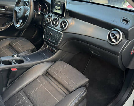 Белый Мерседес ГЛА-Класс, объемом двигателя 1.46 л и пробегом 324 тыс. км за 16700 $, фото 17 на Automoto.ua