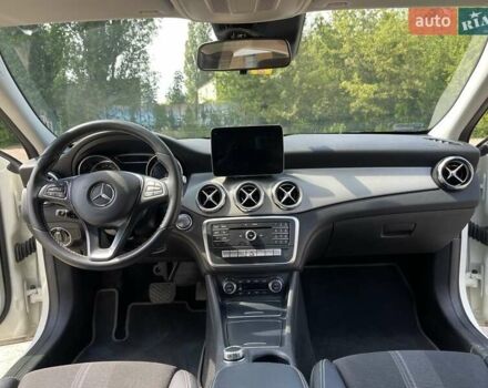 Белый Мерседес ГЛА-Класс, объемом двигателя 1.6 л и пробегом 67 тыс. км за 24800 $, фото 7 на Automoto.ua