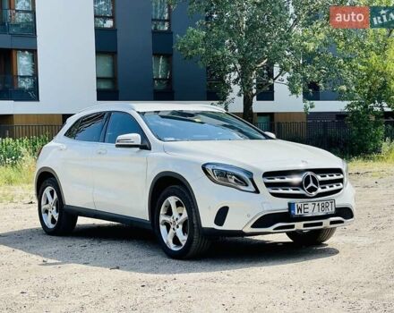 Белый Мерседес ГЛА-Класс, объемом двигателя 1.6 л и пробегом 67 тыс. км за 24800 $, фото 4 на Automoto.ua