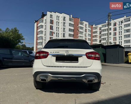 Мерседес ГЛА-Класс 2017 в Львове на Automoto.ua Белый Мерседес ГЛА-Класс, объемом двигателя 1.99 л и пробегом 18 тыс. км за 22000 $, фото 4 на Automoto.ua