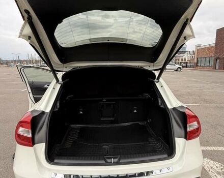 Белый Мерседес ГЛА-Класс, объемом двигателя 1.99 л и пробегом 87 тыс. км за 18500 $, фото 9 на Automoto.ua