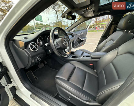 Мерседес ГЛА-Класс 2017 в Одессе на Automoto.ua Белый Мерседес ГЛА-Класс, объемом двигателя 1.99 л и пробегом 65 тыс. км за 20500 $, фото 66 на Automoto.ua