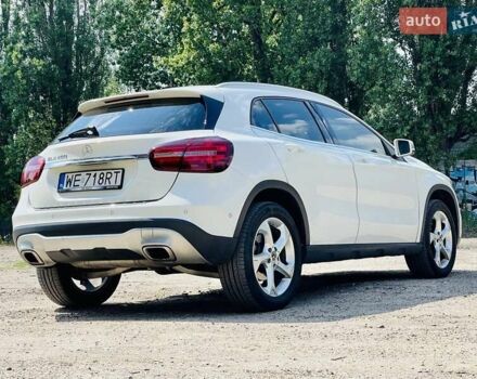 Белый Мерседес ГЛА-Класс, объемом двигателя 1.6 л и пробегом 67 тыс. км за 24800 $, фото 5 на Automoto.ua