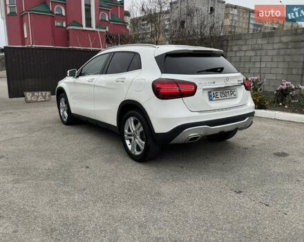 Белый Мерседес ГЛА-Класс, объемом двигателя 1.99 л и пробегом 25 тыс. км за 24000 $, фото 12 на Automoto.ua