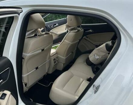 Білий Мерседес ГЛА-Клас, об'ємом двигуна 1.99 л та пробігом 60 тис. км за 26500 $, фото 2 на Automoto.ua