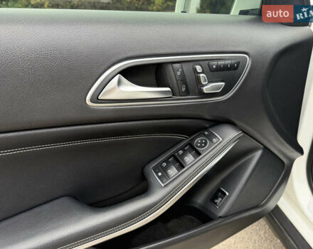 Белый Мерседес ГЛА-Класс, объемом двигателя 1.99 л и пробегом 104 тыс. км за 18900 $, фото 15 на Automoto.ua