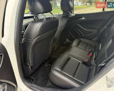 Белый Мерседес ГЛА-Класс, объемом двигателя 1.99 л и пробегом 104 тыс. км за 18900 $, фото 16 на Automoto.ua