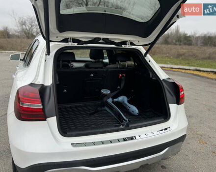 Белый Мерседес ГЛА-Класс, объемом двигателя 1.99 л и пробегом 25 тыс. км за 24000 $, фото 19 на Automoto.ua