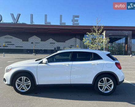 Белый Мерседес ГЛА-Класс, объемом двигателя 1.99 л и пробегом 89 тыс. км за 22500 $, фото 3 на Automoto.ua