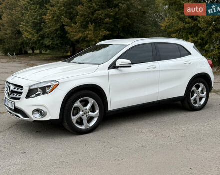 Белый Мерседес ГЛА-Класс, объемом двигателя 1.99 л и пробегом 104 тыс. км за 18900 $, фото 3 на Automoto.ua