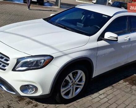 Белый Мерседес ГЛА-Класс, объемом двигателя 1.99 л и пробегом 45 тыс. км за 25000 $, фото 3 на Automoto.ua