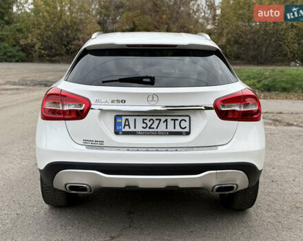 Белый Мерседес ГЛА-Класс, объемом двигателя 1.99 л и пробегом 104 тыс. км за 18900 $, фото 7 на Automoto.ua