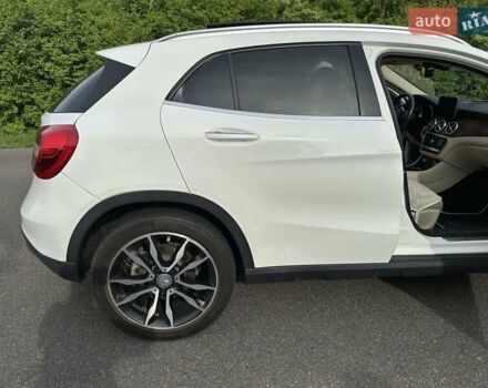 Білий Мерседес ГЛА-Клас, об'ємом двигуна 1.99 л та пробігом 60 тис. км за 26500 $, фото 3 на Automoto.ua