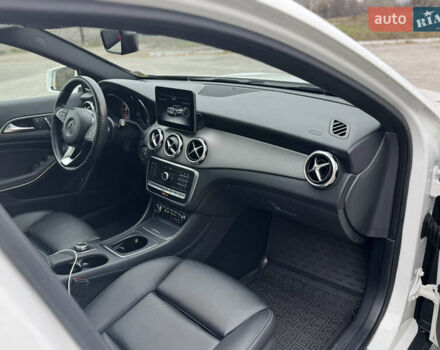 Белый Мерседес ГЛА-Класс, объемом двигателя 1.99 л и пробегом 25 тыс. км за 24000 $, фото 16 на Automoto.ua