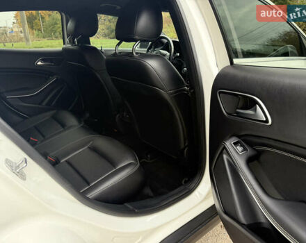 Белый Мерседес ГЛА-Класс, объемом двигателя 1.99 л и пробегом 104 тыс. км за 18900 $, фото 20 на Automoto.ua