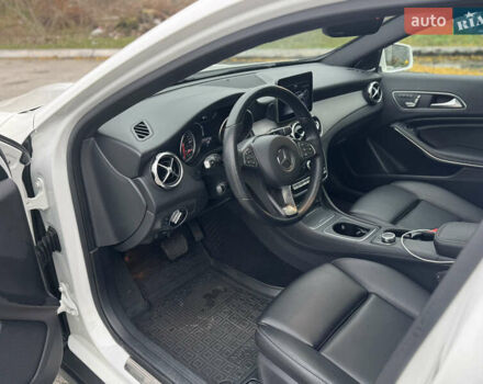 Белый Мерседес ГЛА-Класс, объемом двигателя 1.99 л и пробегом 25 тыс. км за 24000 $, фото 17 на Automoto.ua