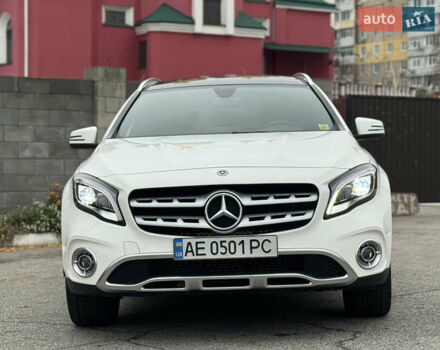 Белый Мерседес ГЛА-Класс, объемом двигателя 1.99 л и пробегом 25 тыс. км за 24000 $, фото 2 на Automoto.ua
