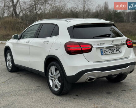 Белый Мерседес ГЛА-Класс, объемом двигателя 1.99 л и пробегом 25 тыс. км за 24000 $, фото 4 на Automoto.ua