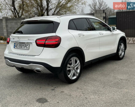 Белый Мерседес ГЛА-Класс, объемом двигателя 1.99 л и пробегом 25 тыс. км за 24000 $, фото 11 на Automoto.ua