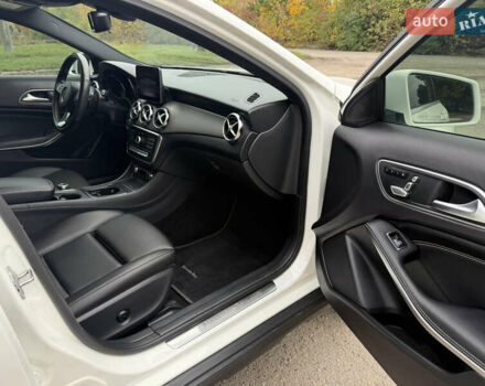 Белый Мерседес ГЛА-Класс, объемом двигателя 1.99 л и пробегом 104 тыс. км за 18900 $, фото 19 на Automoto.ua