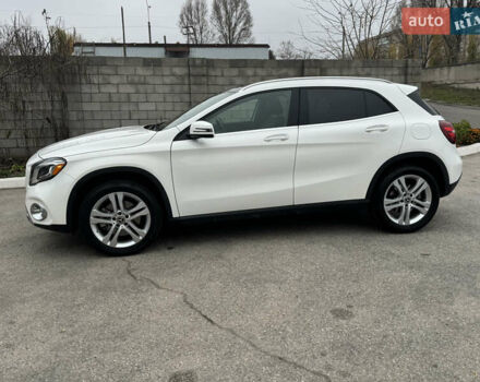 Белый Мерседес ГЛА-Класс, объемом двигателя 1.99 л и пробегом 25 тыс. км за 24000 $, фото 10 на Automoto.ua