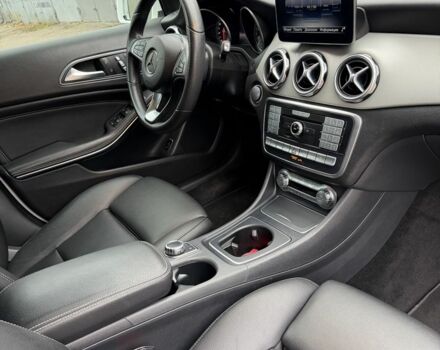 Белый Мерседес ГЛА-Класс, объемом двигателя 2 л и пробегом 31 тыс. км за 27000 $, фото 3 на Automoto.ua